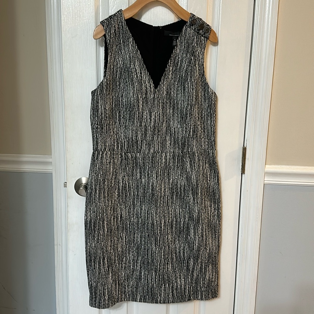 WHBM NWT Sleeveless V- Neck Dress